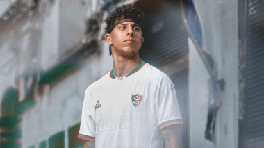 مولودية الجزائر تجدد عقد عبد الوهاب ساطة