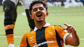 بِالفيديو: بلومي يُقرئ حمداني السّلام