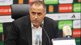 حمداني: “هدفنا بناء منتخب يمتلك هوية واضحة في اللعب ونتطلع لتحقيق طموحات كبيرة”