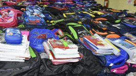 أكثر من 500 تلميذ يستفيدون من محافظ مدرسية بجيجل ووهران