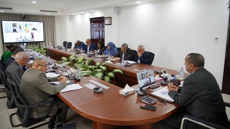الجزائر والسنغال تعززان التعاون في قطاع الطاقة