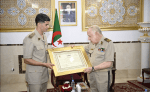 الفريق أول السعيد شنقريحة يكرم بطل العالم العداء جمال سجاتي