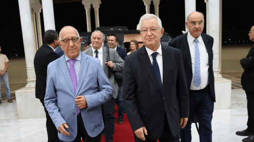 رئيس البرلمان اليوناني يشرع في زيارة رسمية إلى الجزائر