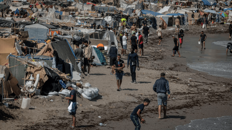 بعد أزمة سبتة.. إسبانيا تعدّ مرسوما استثنائيًا لإعادة المهاجرين