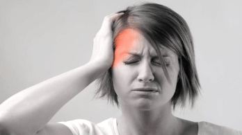 صداع أم جلطة؟.. علامات تحذيرية لا تتجاهلها أبداً