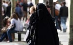 مدينة إسبانية تحظر البرقع والنقاب في الأماكن العامة