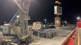 ميناء تنس يصدر أكثر من 10 آلاف طن من الإسمنت والزجاج إلى أوروبا