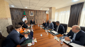 وزير الصناعة يوجه بتسريع تصنيع مكونات السيارات محليا