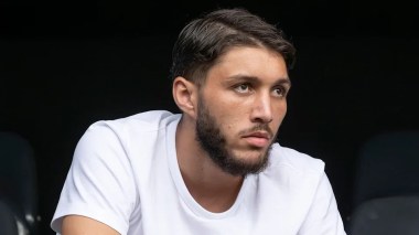بِالفيديو: حجام في أزهى أيّامه