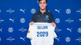 مارسيليا يُحصّن موهبته الجزائرية يانيس سلامي بعقد حتى 2029