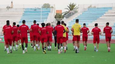 الرويسات تقترب من ثلاثي الطليعة