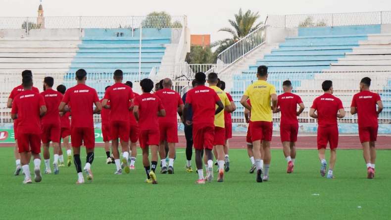 الرويسات تقترب من ثلاثي الطليعة