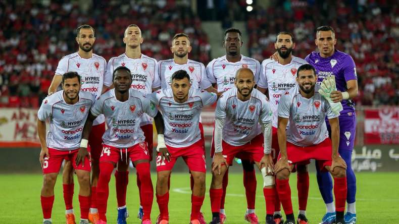 مولودية وهران في الصدارة بلا شريك