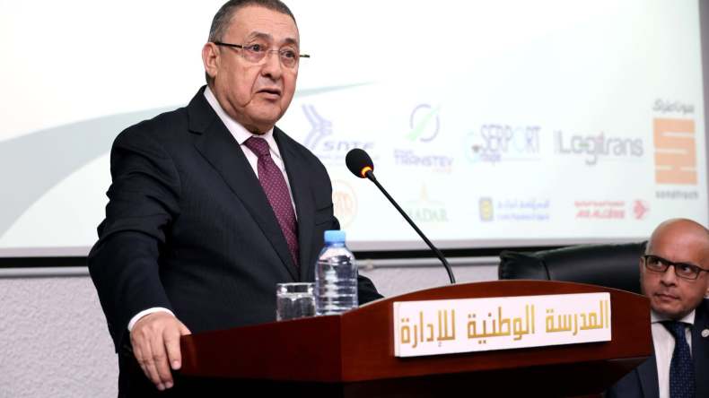 وزير الداخلية يحثّ على تقديم الخدمات العمومية “بنجاعة وشفافية” والاستماع لانشغالات المواطن