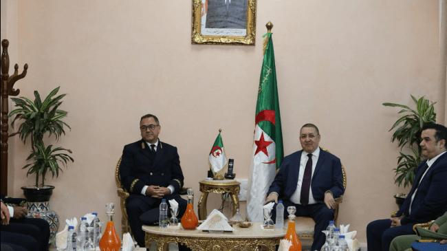 وزير الداخلية يشرف على تنصيب واليَي بجاية والطارف