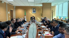 وزيرة التجارة الداخلية تجتمع مع منتجي الزيت والسكر