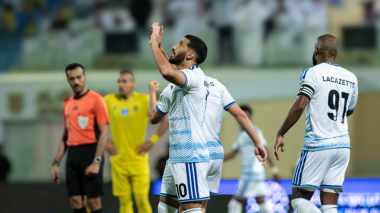 بالفيديو.. بن رحمة ينقذ نيوم من الهزيمة أمام الحزم