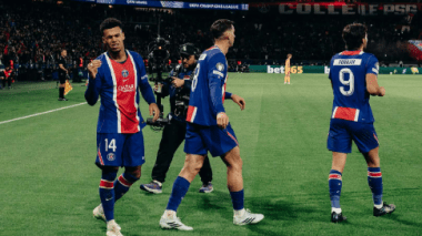 مدرب برشلونة يعلّق بعد الهزيمة أمام باريس سان جيرمان