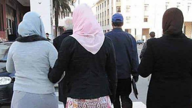 كاميرات الهاتف تنتهك الحرمات وتخدش خصوصية الجزائريين