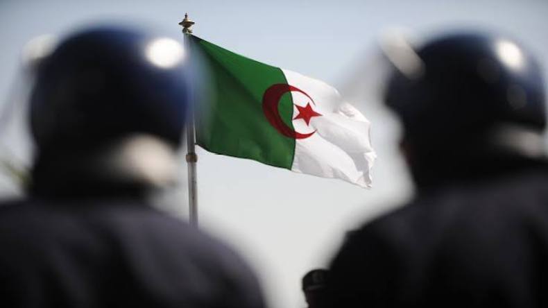 توقيف 61 مغربيا كانوا بصدد التحضير لارتكاب أعمال تخريبية في الجزائر