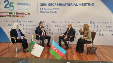 الجزائر وأذربيجان تبحثان توسيع الشراكة في المحروقات