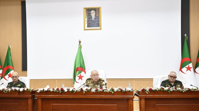 الفريق أول شنقريحة يُنصب اللواء علي سيدان قائدا جديدا للدرك الوطني