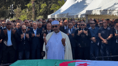 جثمان الفقيد حميد لوناوسي يوارى الثرى بمقبرة العالية بالعاصمة