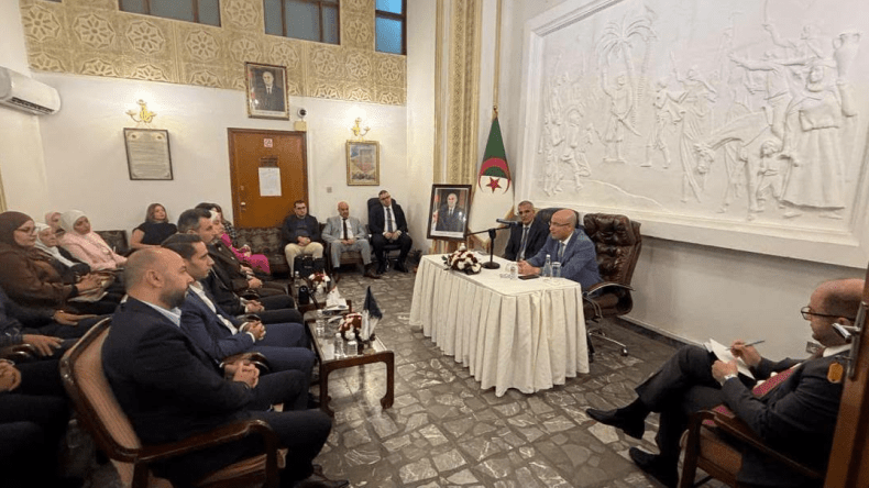 سفيان شايب يلتقي الجالية الجزائرية بالعراق