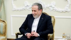 عراقجي يهاجم الرئيس الفرنسي: “فات الأوان”!