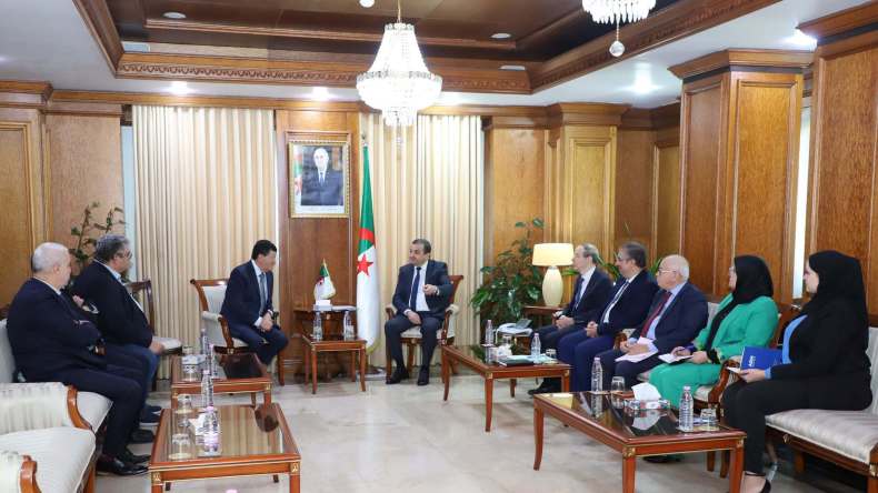 عرقاب يبحث التعاون مع كفاءات الجزائر بالخارج لتطوير المحروقات