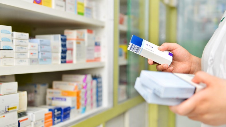 اعتماد أول قائمة للأدوية الأساسية في الجزائر