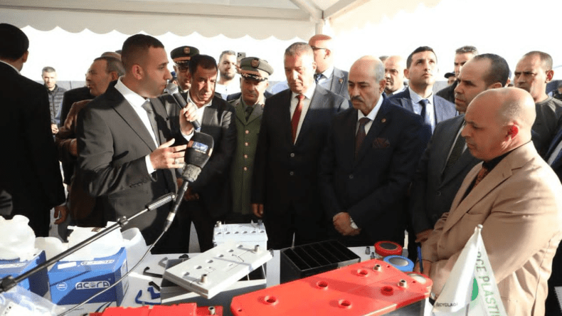 وزير الصناعة يعاين وحدات لإنتاج مكونات السيارات بأم البواقي
