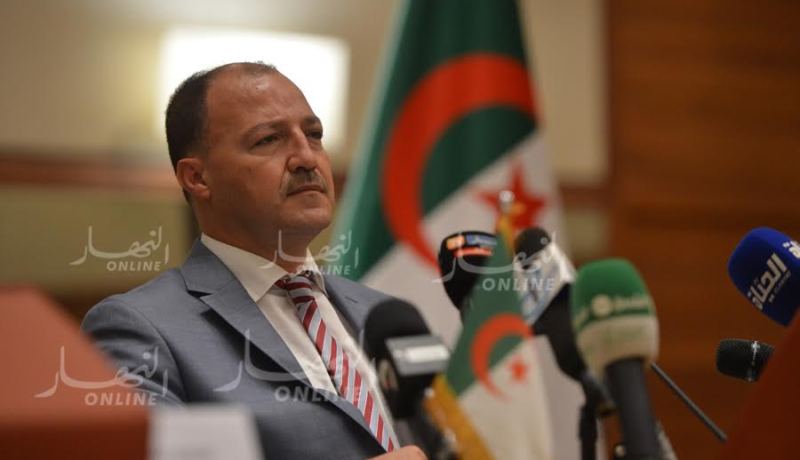 حطاب: “لا تراجع في تواريخ استلام الملاعب الكبرى”