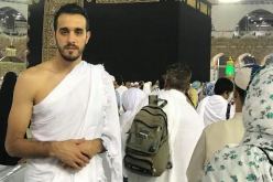 عسلة يؤدي مناسك العمرة بعد إستفادته من ثلاثة أيام راحة