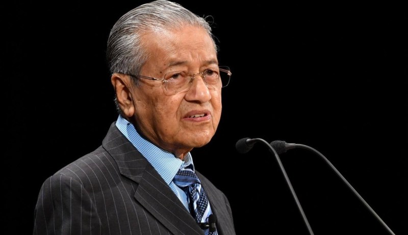 رئيس وزراء ماليزيا يقدم استقالته