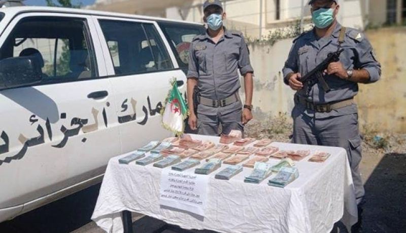 جمارك.. حجز أكثر من 35 ألف دينار تونسي في الطارف