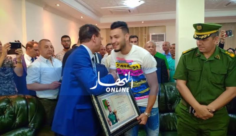 بن سبعيني يحظى بتكريم خاص في قسنطينة