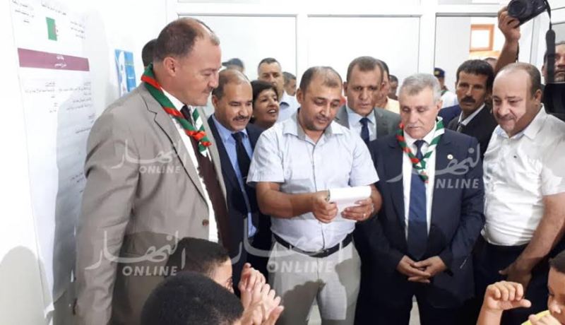 حطاب يتفقد ويدشن عدة منشآت رياضية بولاية الشلف