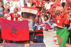 بالصور..أنصار الخضر جنبا إلى جنب مع المغاربة بملعب السلام