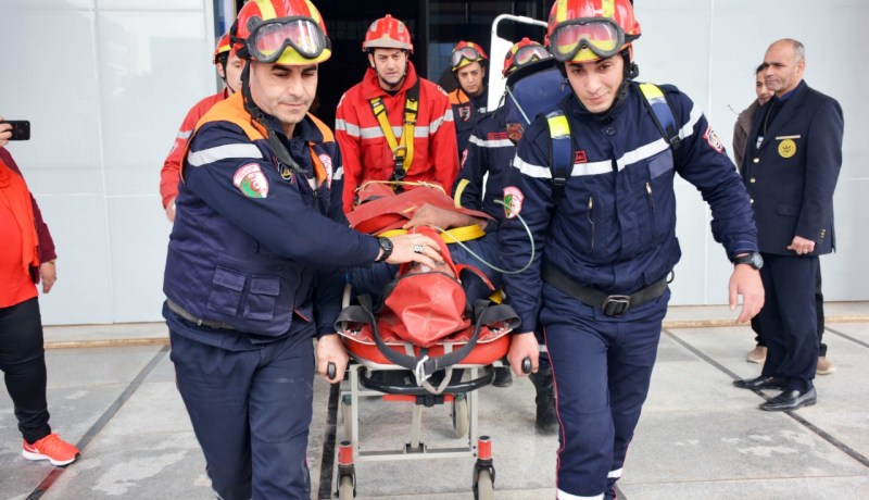 الحماية المدنية تجري تمرينا حول كيفية إخلاء المباني في حالة الكوارث