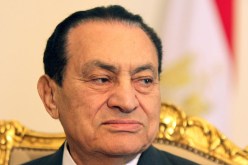 علاء مبارك ينعي والده