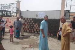 مواطنو الحمراية بالوادي يغلقون مقر البلدية بجدار اسمنتي