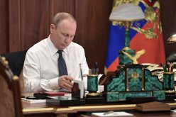 بوتين يعلن تخفيف قيود كورونا تدريجيا ابتداء من يوم غد الثلاثاء