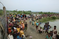 أزيد من 290 ألف مسلم روهينغي إلى بنغلاديش