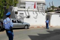 جزائري يقتحم سفارة المغرب و يهدد بذبح الرعايا