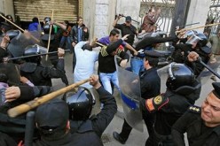السلفيو مصر يطالبون الشرطة بإطلاق الرصاص الحي على المتظاهرين