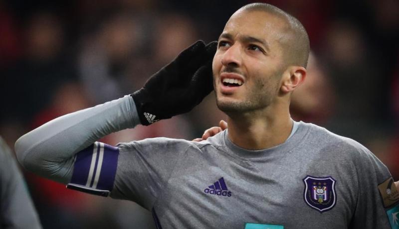 هني في المطار والوجهة إلى فريقه الجديد!!