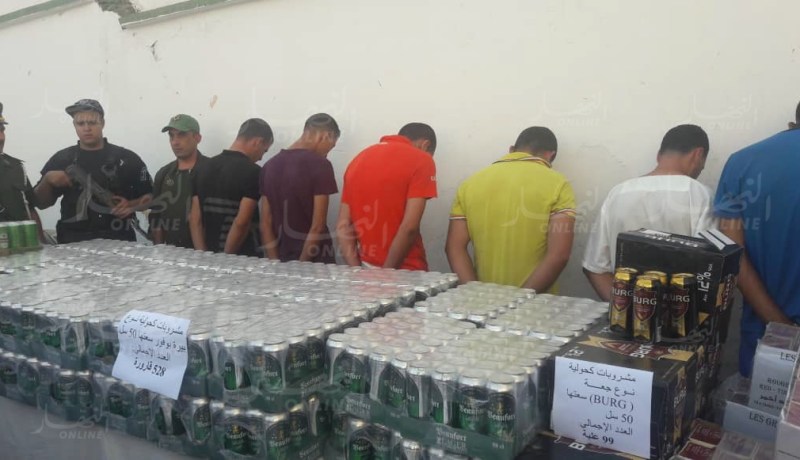 بالصور والفيديو .. توقيف 4 أشخاص وحجز ممنوعات وعملة صعبة بمستغانم