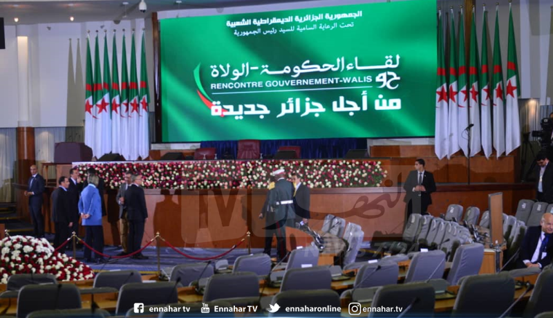 رئيس الجمهورية يشرف على إفتتاح إجتماع الحكومة مع الولاة