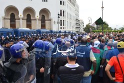 بالفيديو والصور.. مواطنون يتظاهرون بالبريد المركزي في الجمعة الـ 14 من الحراك